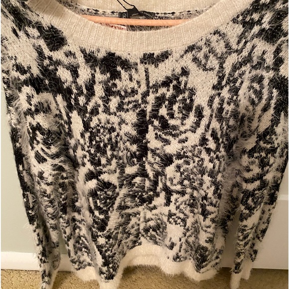 Angora look sweater - Picture 1 of 10